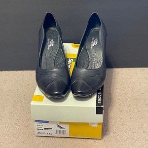 Spring Step Mirth Black Pumps